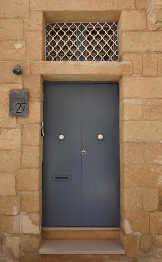 Numru 27 Expertly Restored Small House Of Character Cospicua Exterior foto