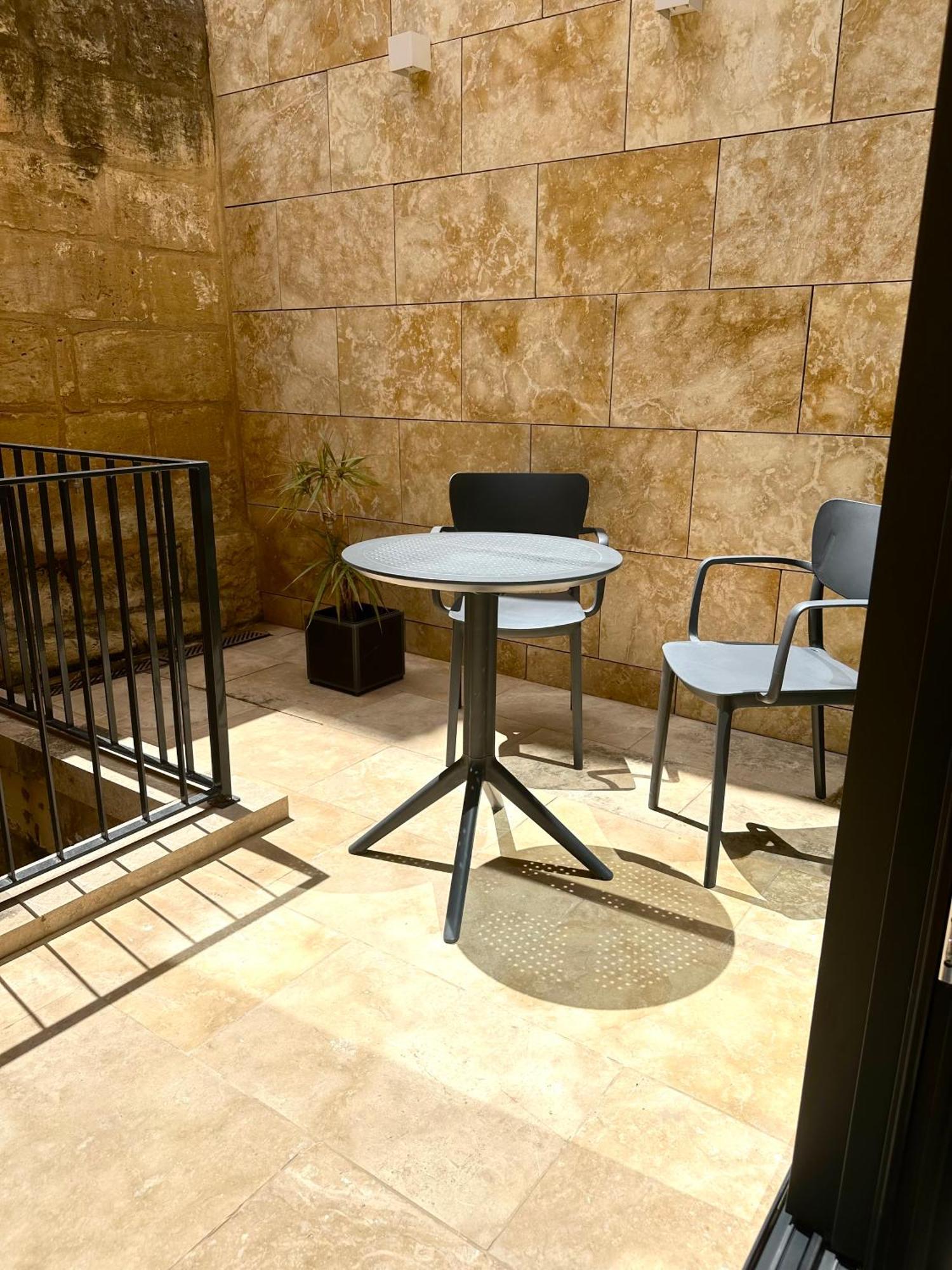 Numru 27 Expertly Restored Small House Of Character Cospicua Exterior foto